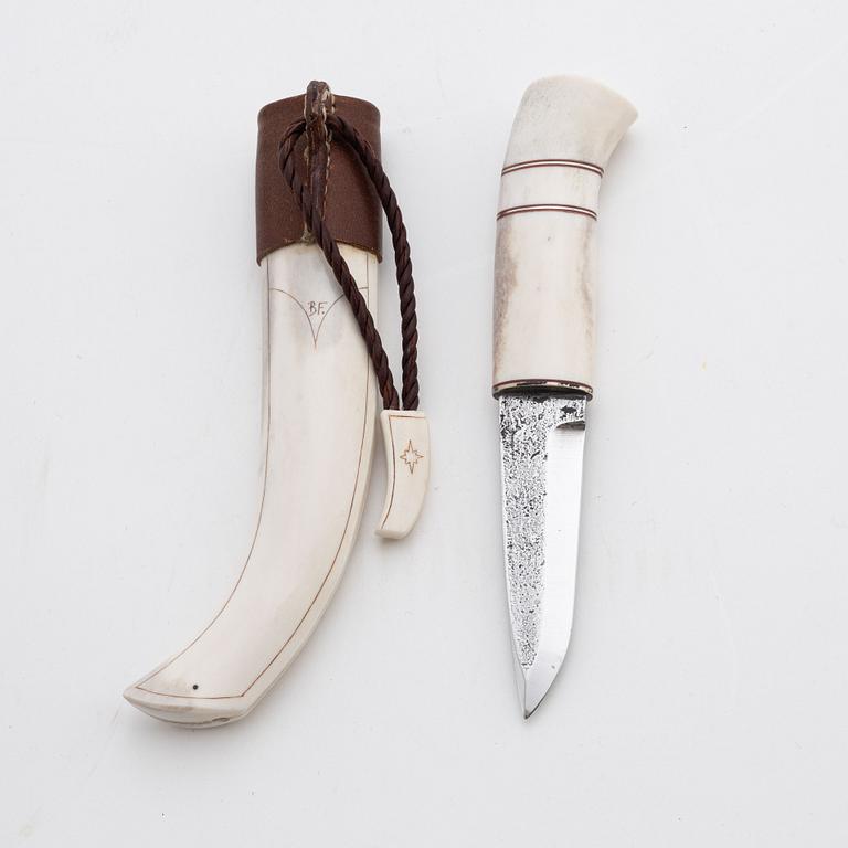 A reindeer horn knife by Bertil Fällman, signed.