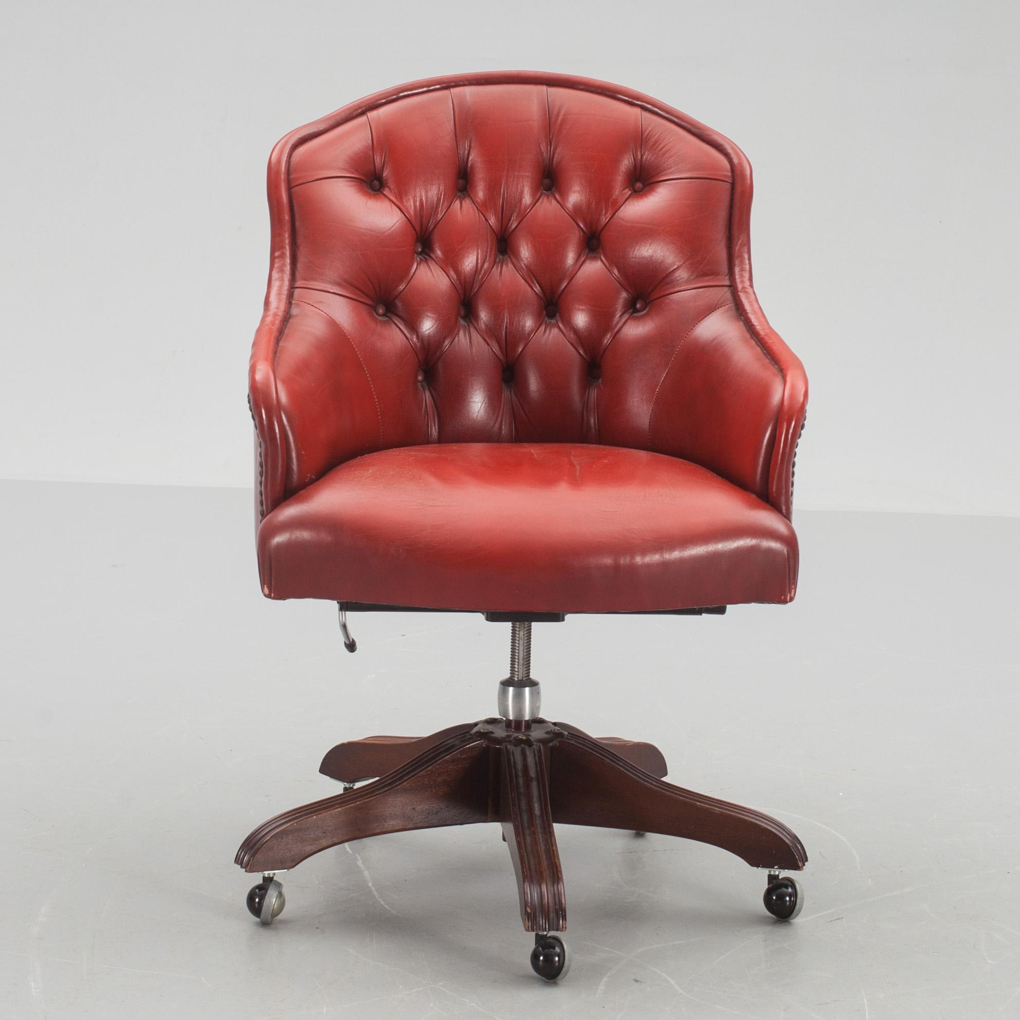 SKRIVBORDSSTOL, 1900-talets andra hälft.