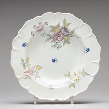 TALLRIKAR, nio stycken, fajans. Rörstrand, 1700-tal.