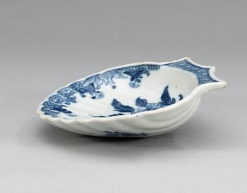 SMÖRSNÄCKA, porslin. Qing dynastin. Qianlong (1736-95).