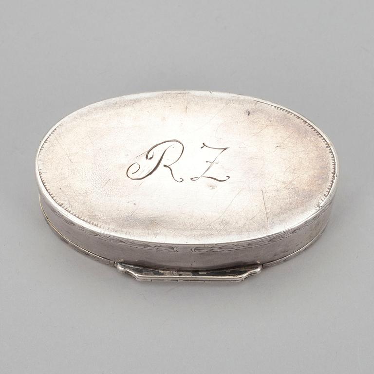 NUUSKARASIA, hopeaa, Anders Gottlieb Hall (1786-1788), Turku epäselvä vuosileima mahdollisesti 1788. Paino noin 67,2 g.
