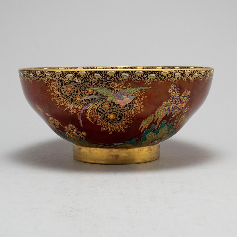 A porcelain bowl by Carlton Ware, England.