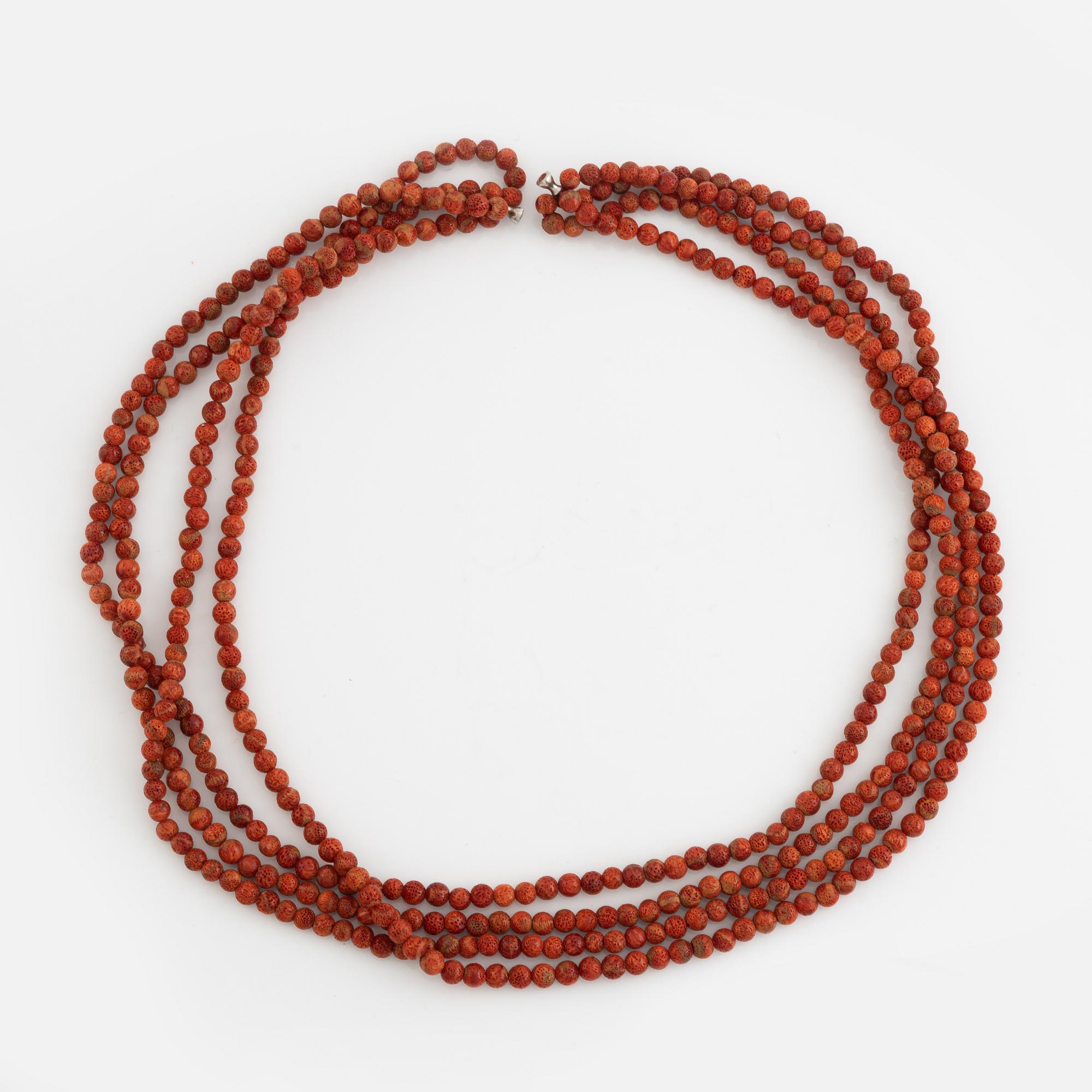Ole Lynggaard, 5 necklaces.