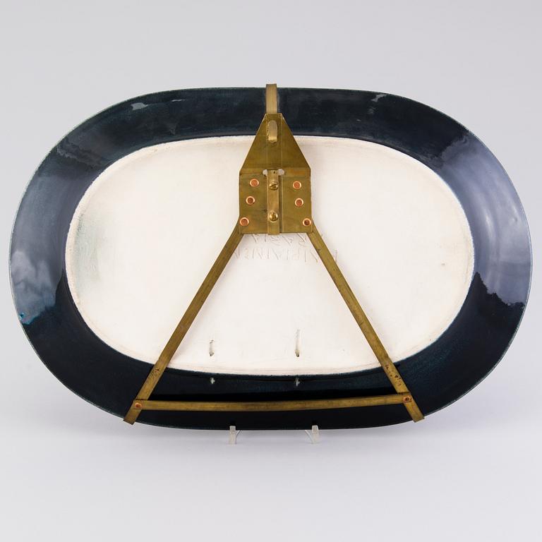 BIRGER KAIPIAINEN, a decorative plate, signed Kaipiainen, Arabia.