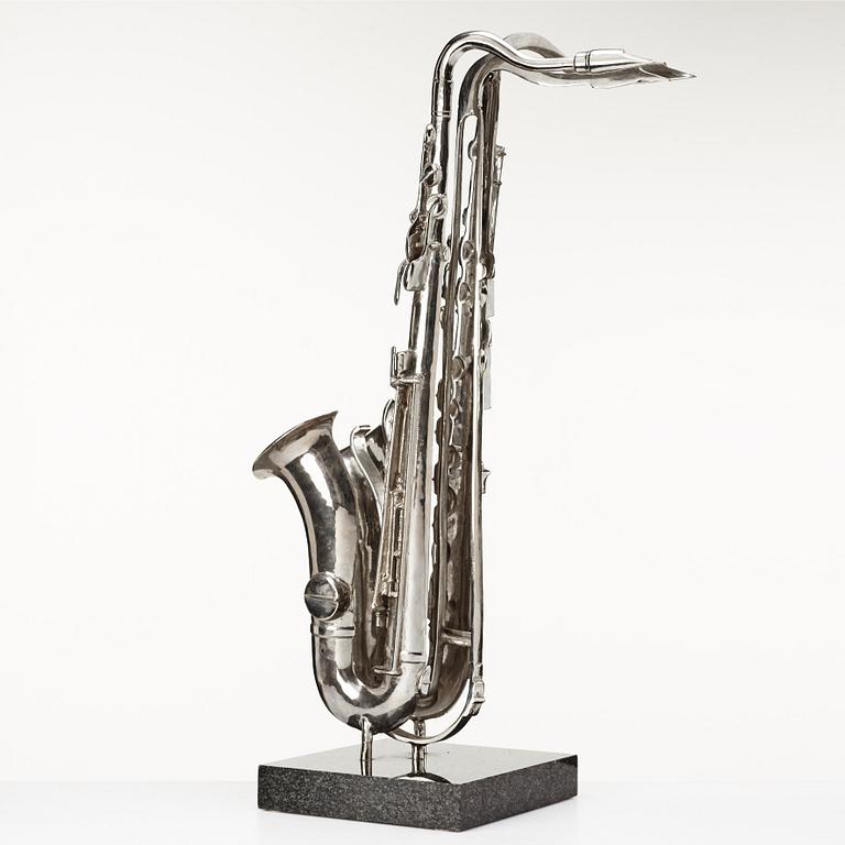 Fernandez Arman, Saxophone, 1984.