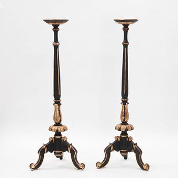 A pair of gueridons, 20th Century.