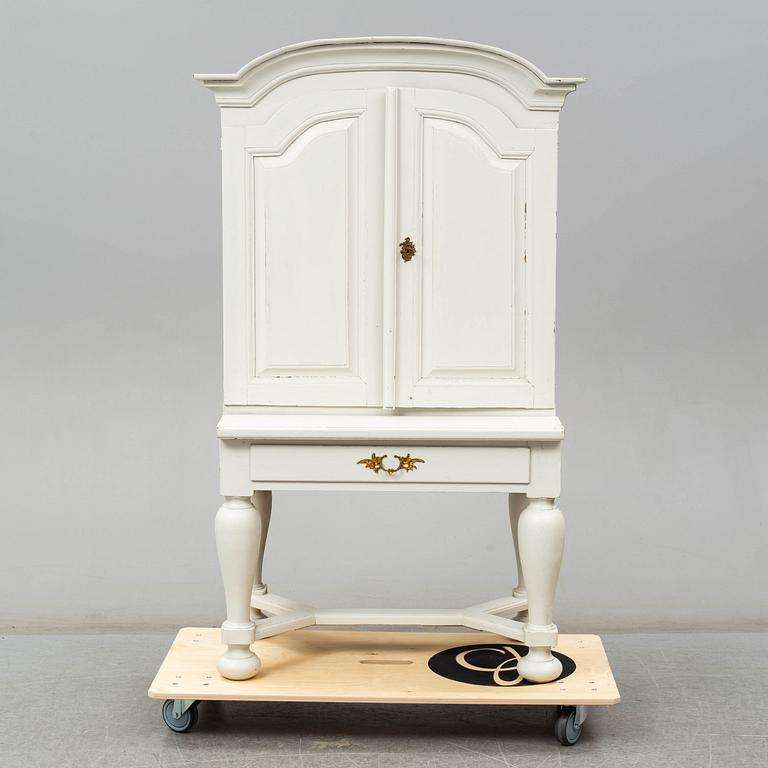 An early 19th century cabinet.