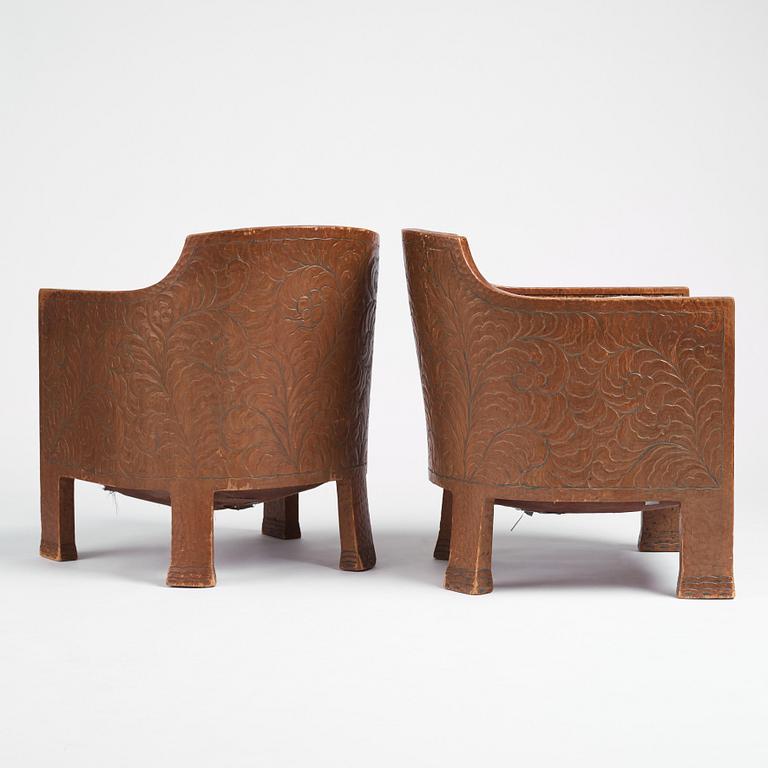 Otto Wretling, attributed to, a pair of Art Nouveau pine chairs, Sweden early 20th century.