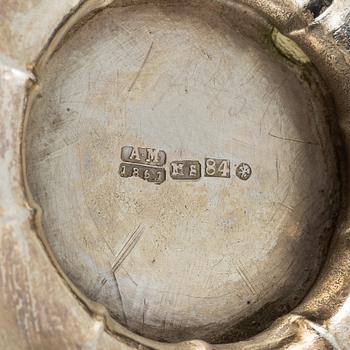 Kaffeservis, silver, 3 delar, Mattias Skytt, St. Peterburg, 1861, samt gräddkanna, oidentifierad mästare, Moskva, 1865.