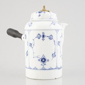 A 'Blue Fluted' / 'Musselmalet rifflet' chocolate pot, Royal Copenhagen, model 37, 1898-1923.