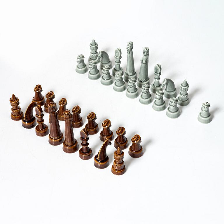 Sven Wejsfelt, a set of 33 stoneware chess pieces, Gustavsberg Studio 1964.
