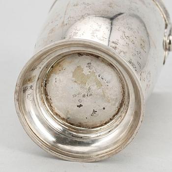 BÄGARE, silver. CG Hallberg, Stockholm 1905. Vikt ca 190 g.