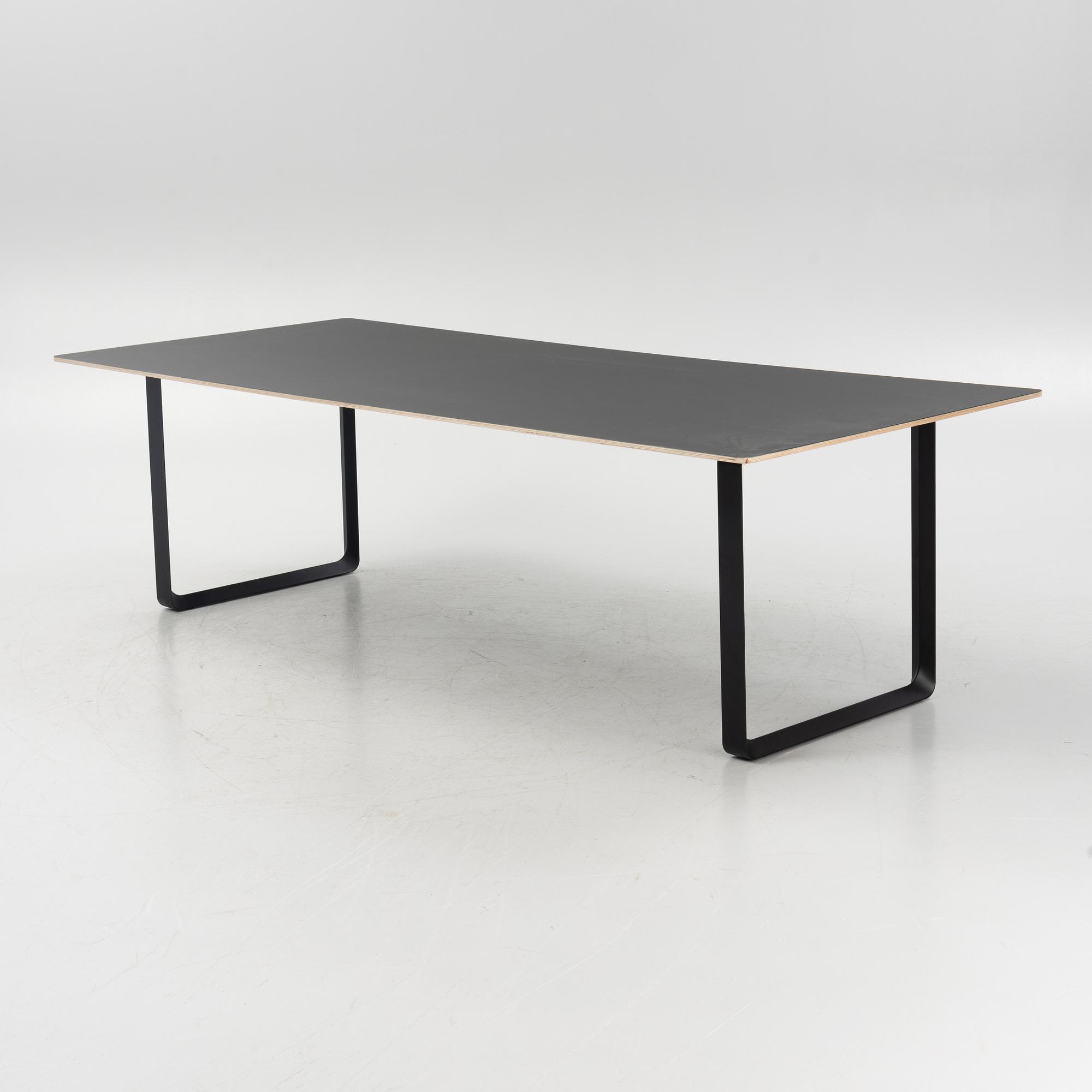 TAF Studios, bord "70/70", Muuto, samtida.