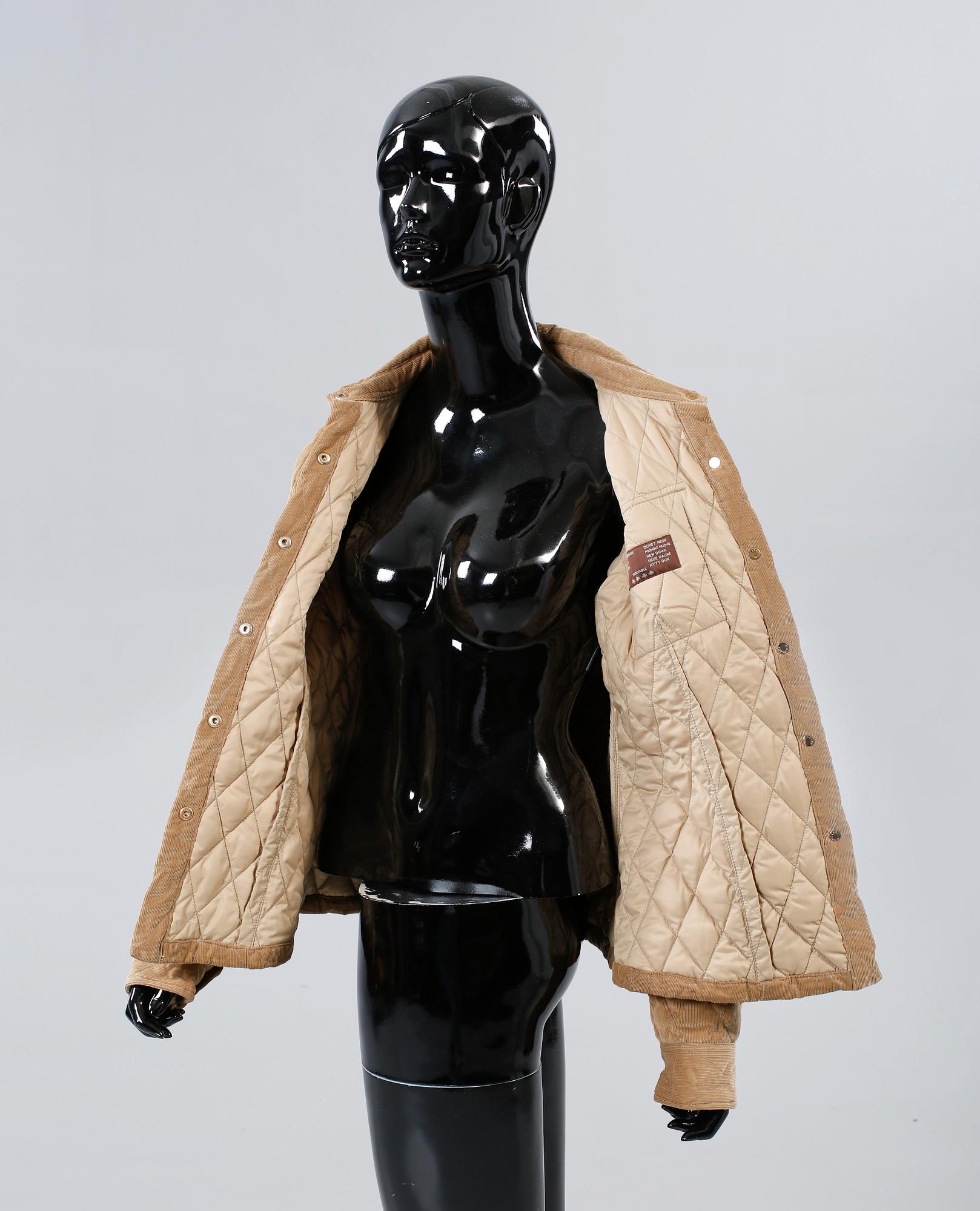 JACKA, Moncler.