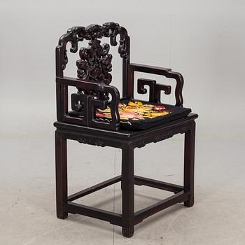 KARMSTOL, Kina. Omkring 1900.