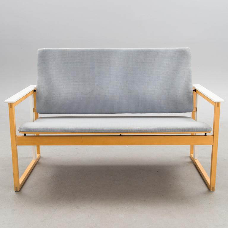 SIMO HEIKKILÄ, soffa, "TZ", tillverkare Artzan. Formgiven 1984.