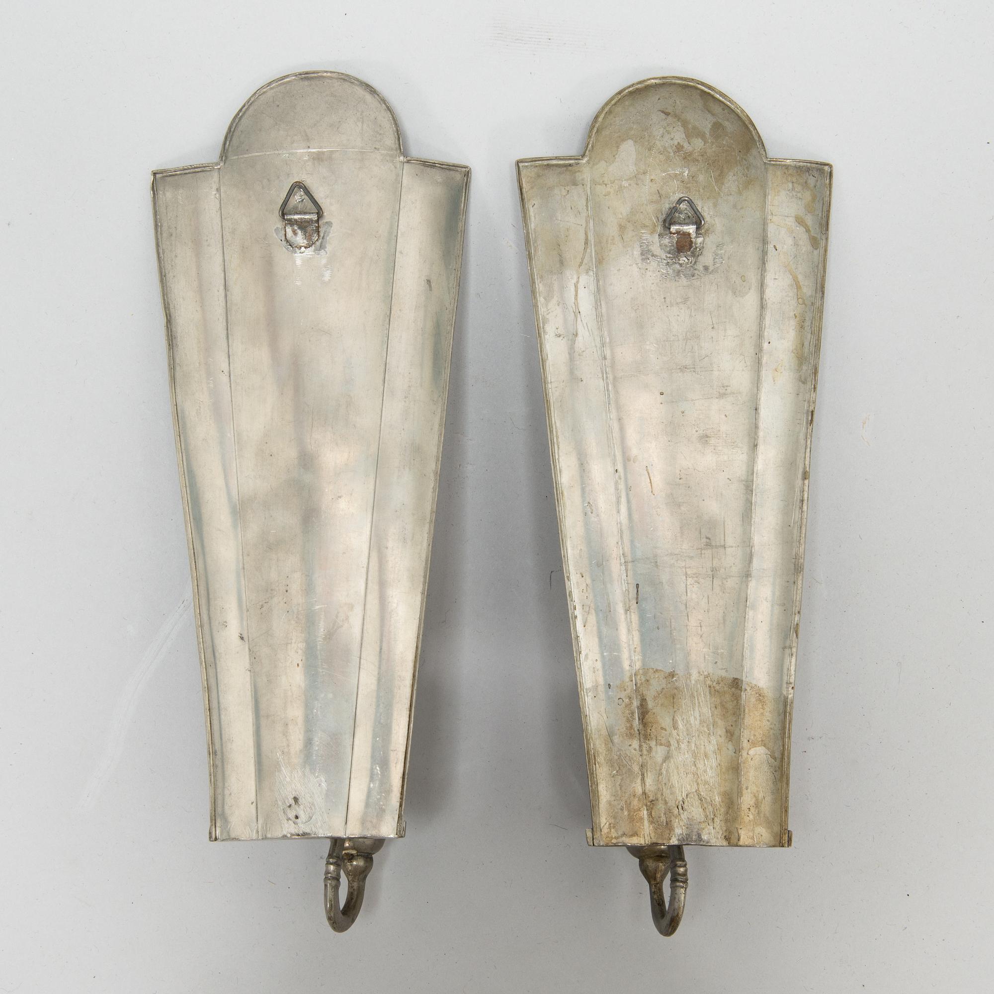 A pair of Finnish 1930s sconces for Taidetakomo Antti Hakkarainen.