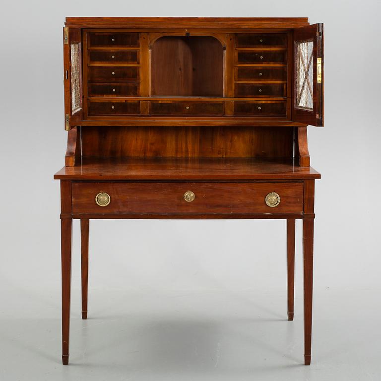 SKRIVBORD, delvis sengustviansk, 1800-talets början.