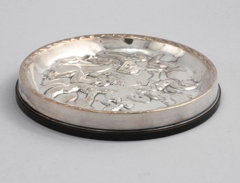 PUNCHMUGGAR, 6+1 st samt ASKFAT, silver, Sverige, 1900-talets andra hälft, total vikt ca 380 g.