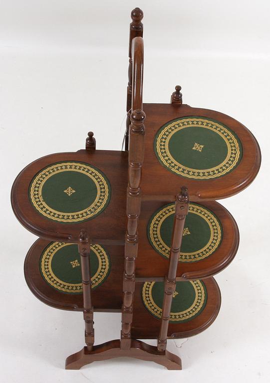 CAKESTAND, 1900-tal.