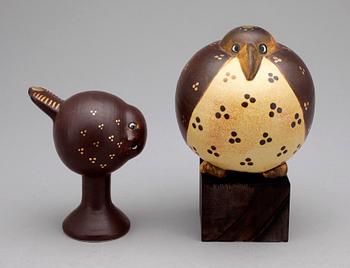 FIGURINER, 2 st, stengods,  Lisa Larson, Gustavsberg, 1900-talets andra hälft.