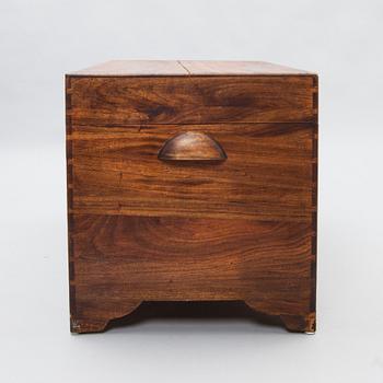 KAMFERKISTA, 1900-talets senare hälft.