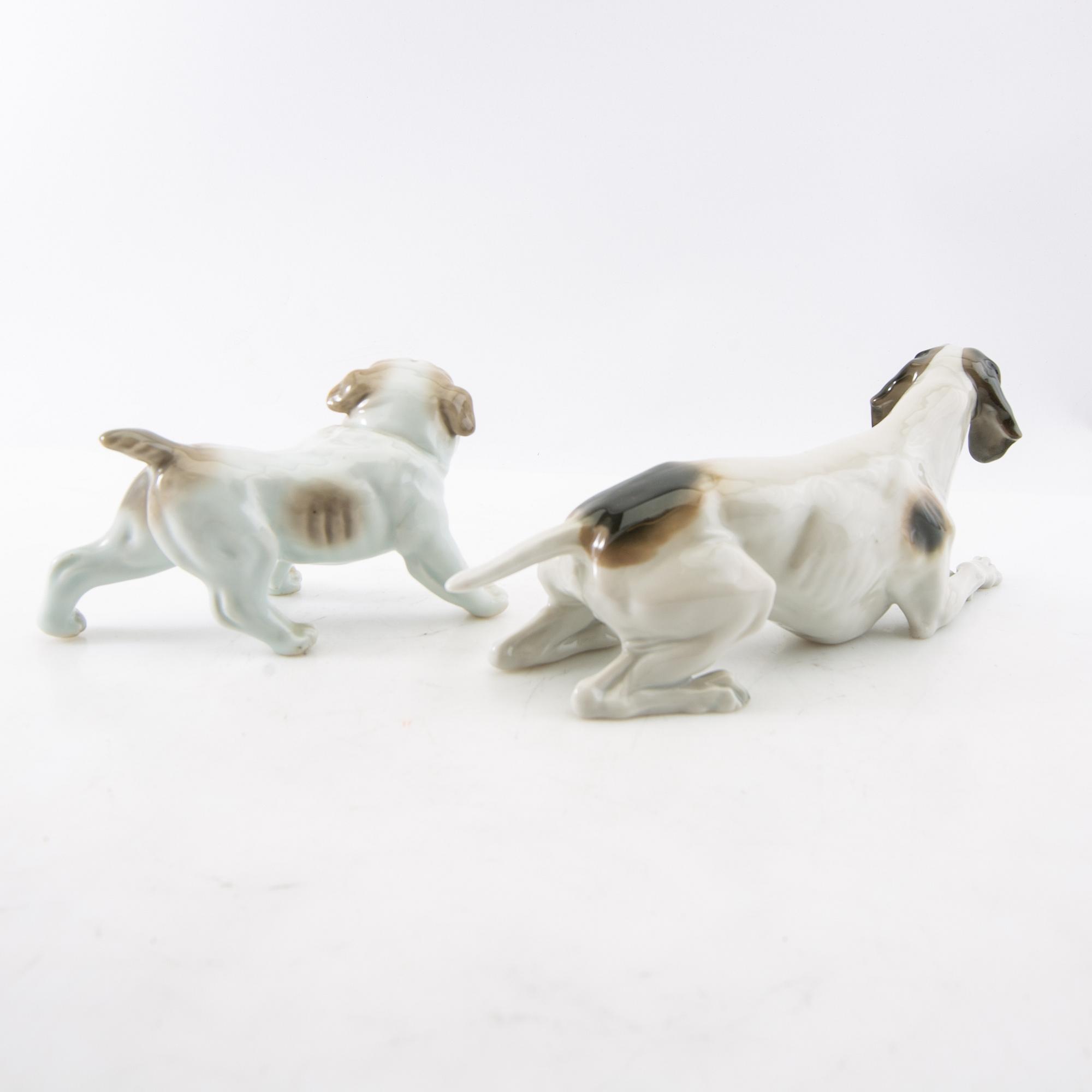 Figurines 8 pcs 20th century porcelain and metal.