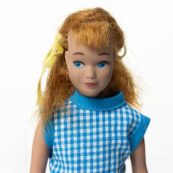Barbiedockor, 4 st, samt kläder och accessoarer, Mattel, 1960-tal.