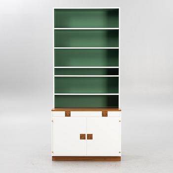 Josef Frank, a model "B2255" bookshelf, Firma Svenskt Tenn, post 1985.