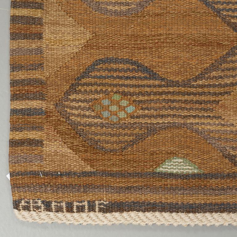 Barbro Nilsson, A CARPET, "Finspong, lättbrun" ("Kringelikroka"), flat weave, ca 315,5 x 304 cm, signed AB MMF BN.