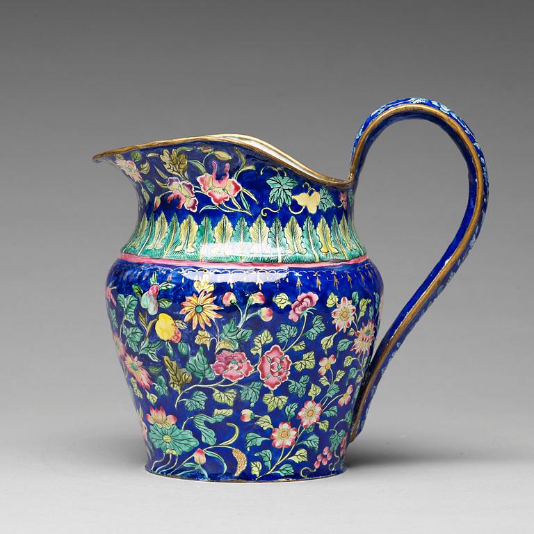 An enamelled ewer, Qing dynasty, 19th Century.