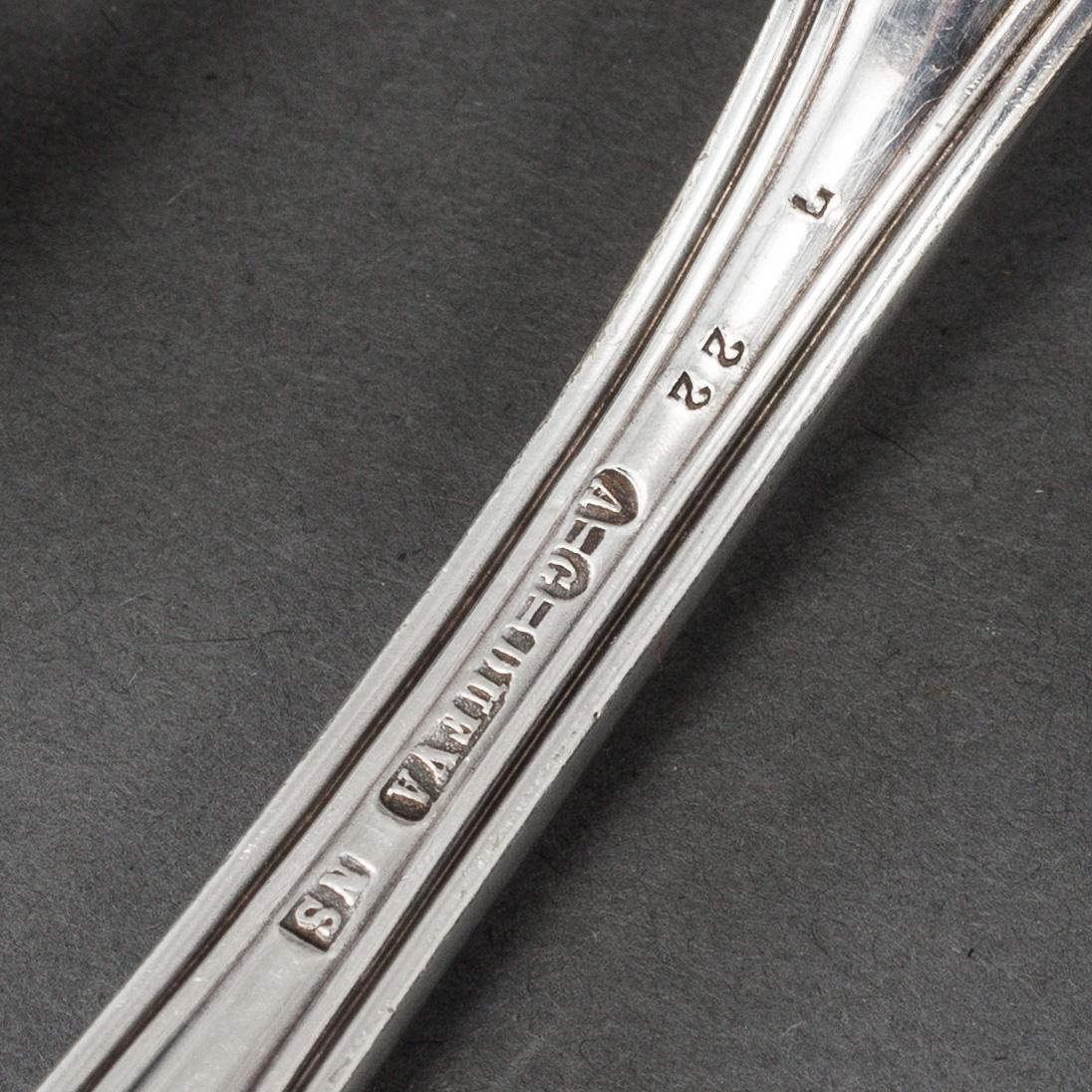 Bestick, 136 delar nysilver, olika modeller. 1800-/1900-tal.