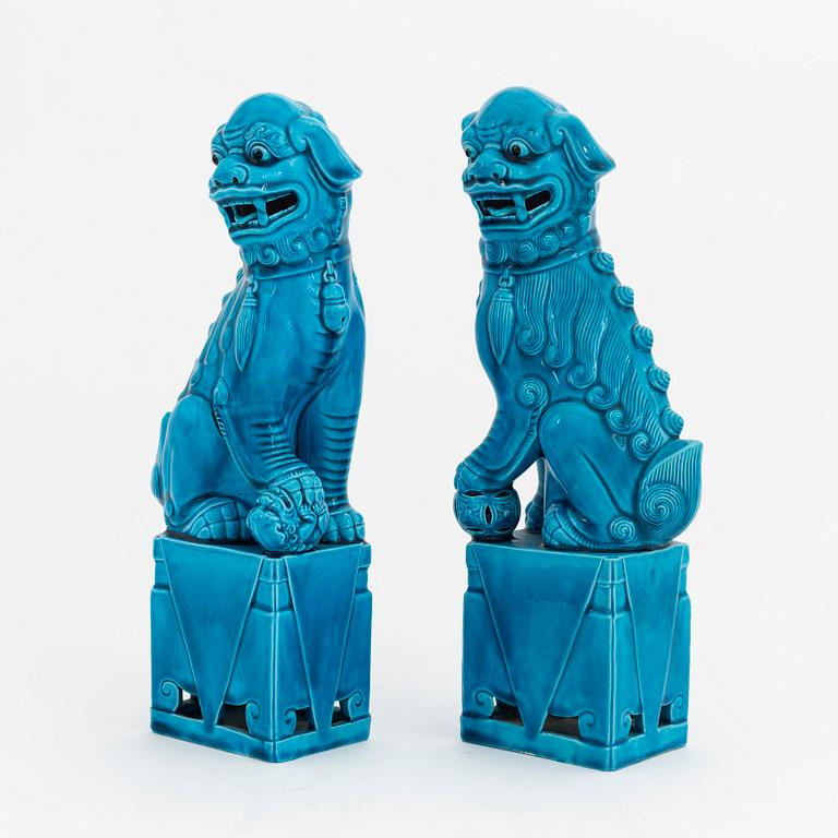 Three pairs of Chinese porcelain Buddhist lions, 20th Century.