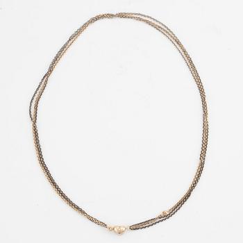 Ole Lynggaard, collier, 14K guld, hjärtformat lås med briljantslipade diamanter.
