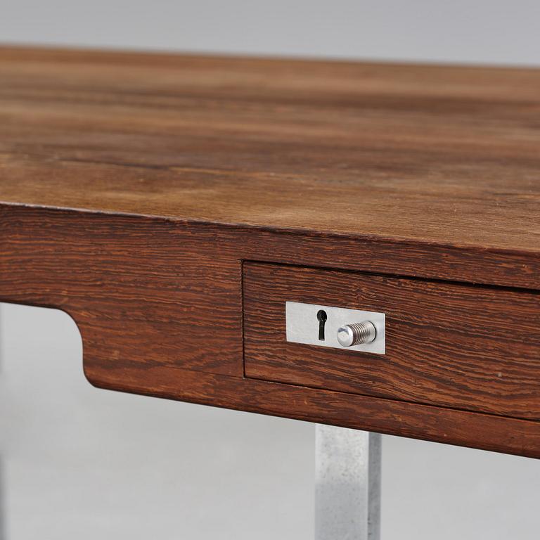 Hans J. Wegner, a "JH 810" desk, Johannes Hansen, Denmark, post 1970.