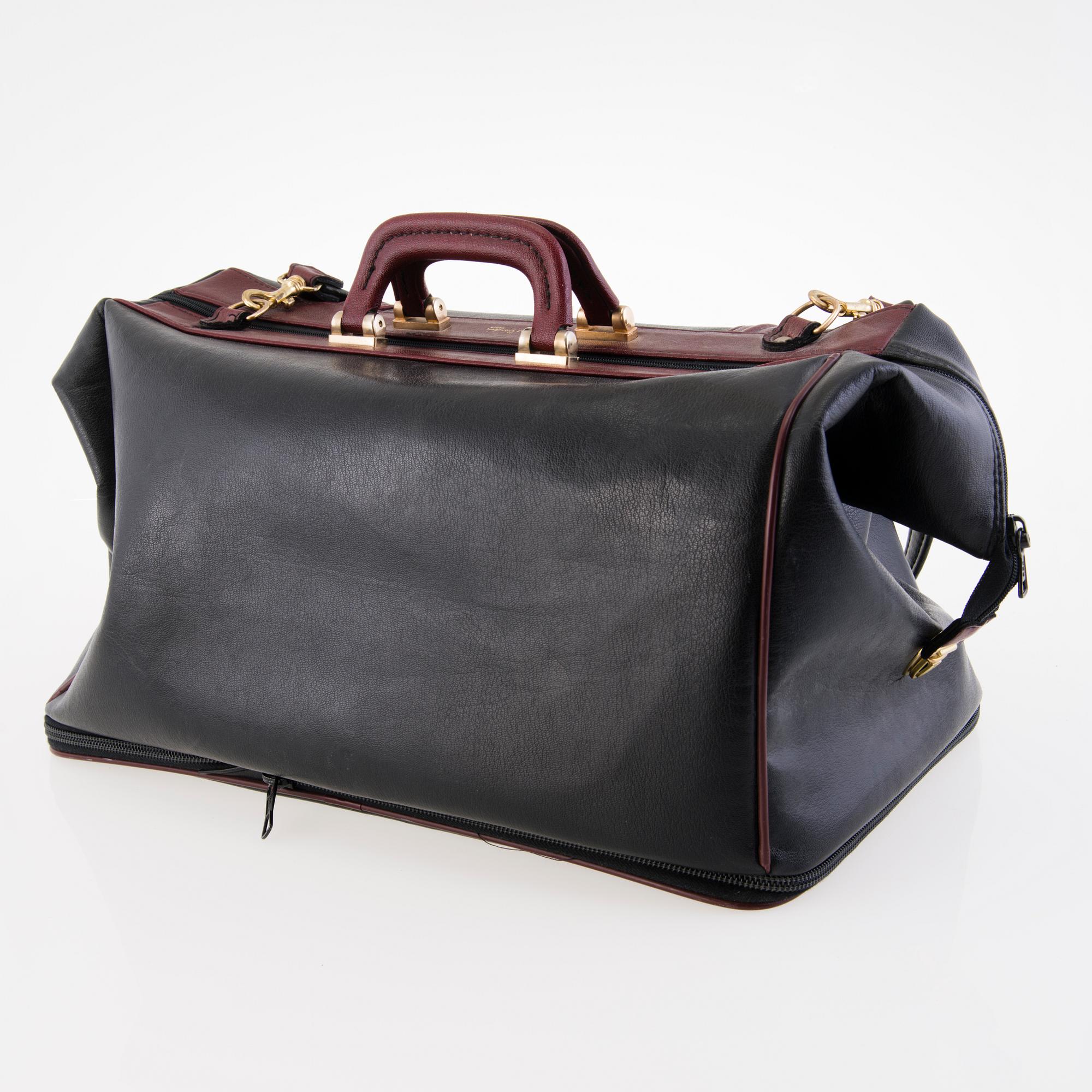 PIERRE CARDIN Vintage Black and burgundy Leather Travel Bag.