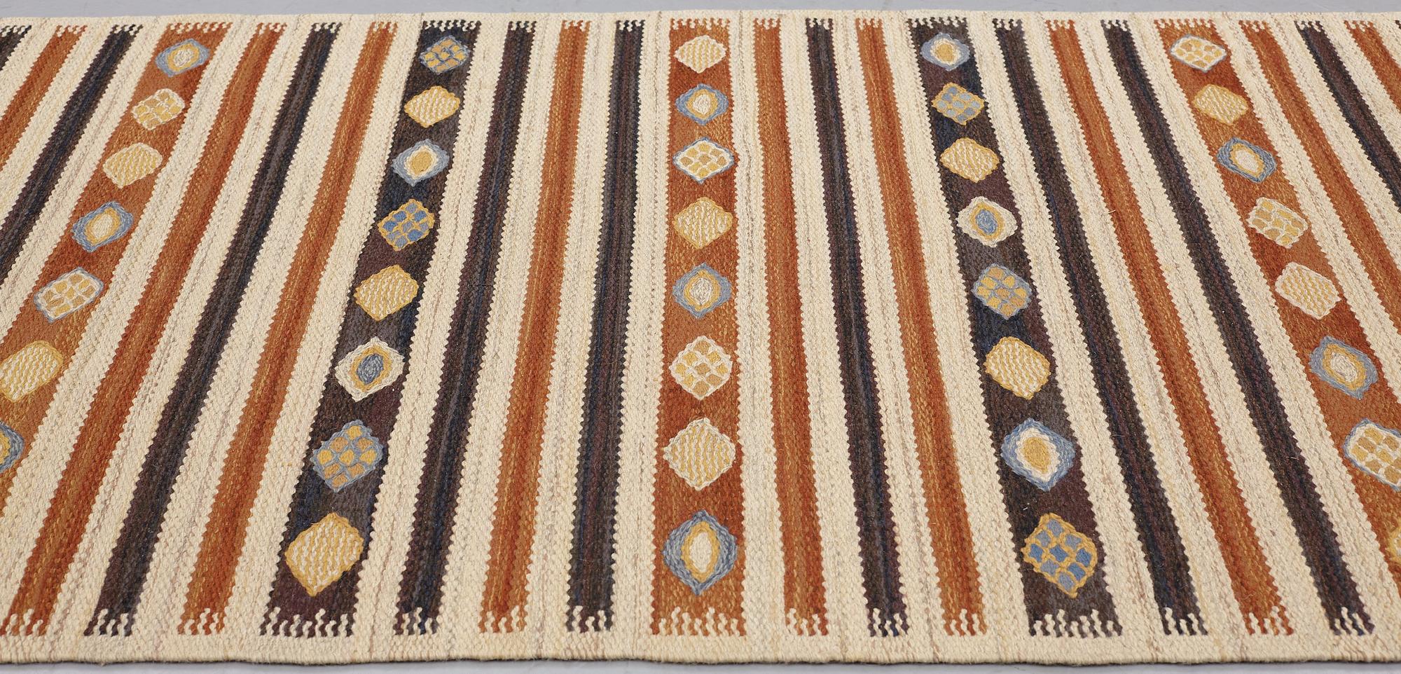 Barbro Nilsson, A RUNNER, "Enbär", flat weave, ca 273 x 89,5 cm, signerad AB MMF BN.