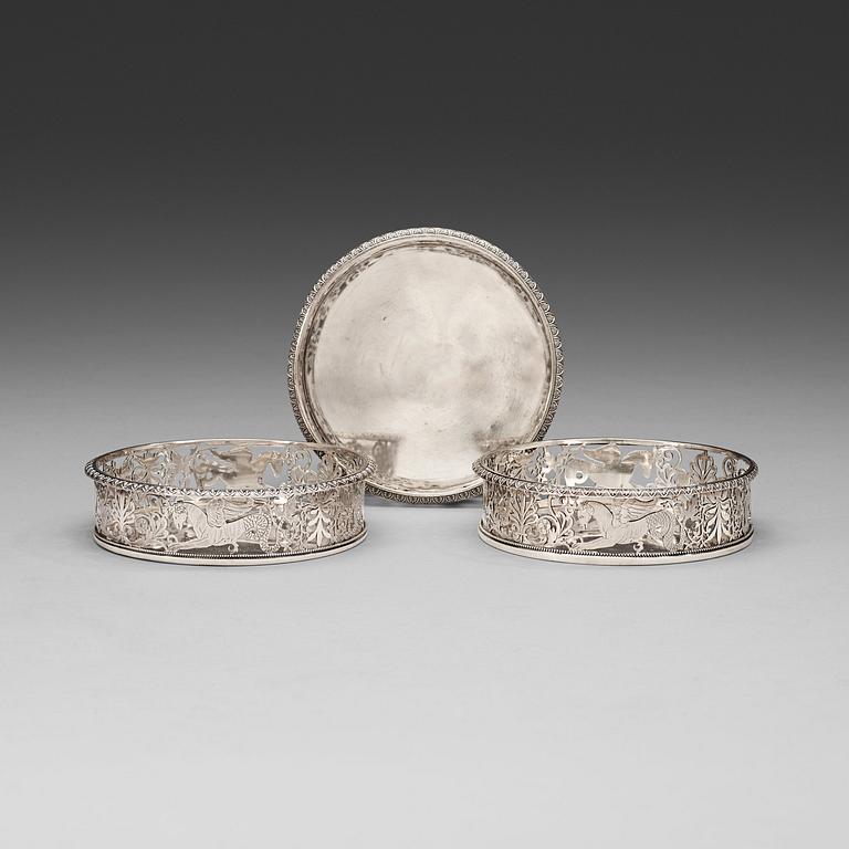 COASTERS, tre stycken, av Abel-Etienne Giroux, Paris före 1809. Empire.
