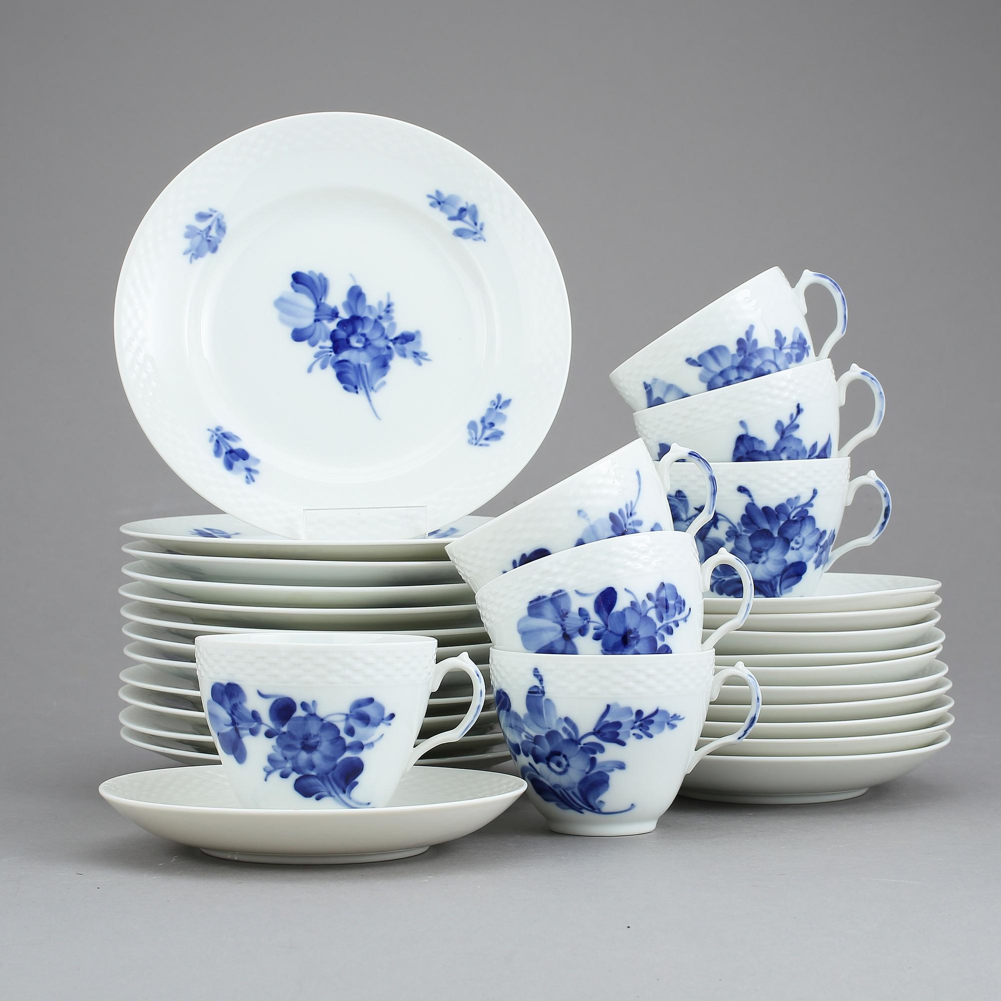 KAFFESERVIS, 19 delar, "Blå blomst", Royal Copenhagen, 1900-tal.