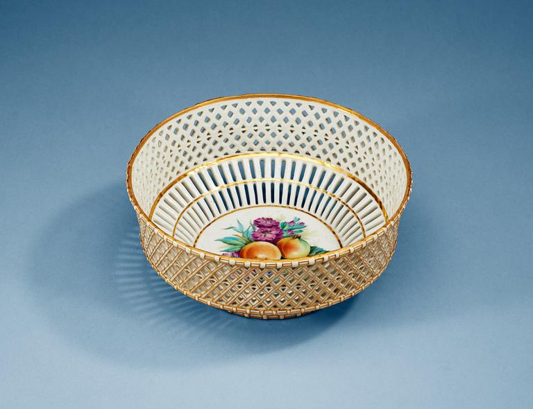 A Russian chestnut basket, Popov, ca 1900.