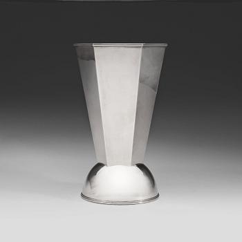 592. A Wiwen Nilsson sterling vase Lund 1961, also marked EXPO PARIS 1937 2/2.