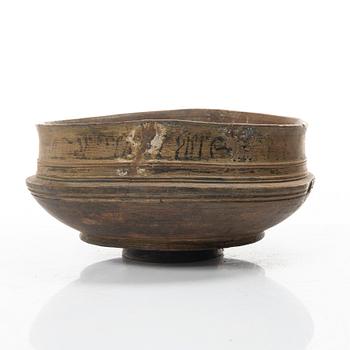 Turned bowl, folk art, 19th century.