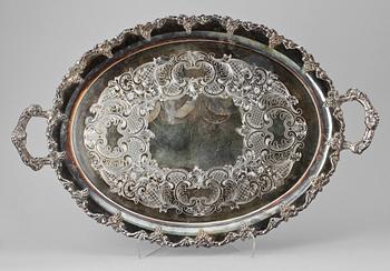 BRICKA, silverhalt 830, 1900-talets mitt. Vikt ca 1850g.