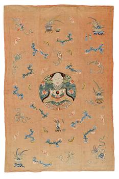 644. A Chinese embroidered silk bed spread, late Qing dynasty.