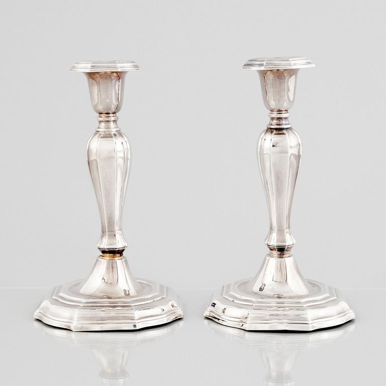 CG Hallberg, ljusstakar, ett par, sterlingsilver, Stockholm 1960.