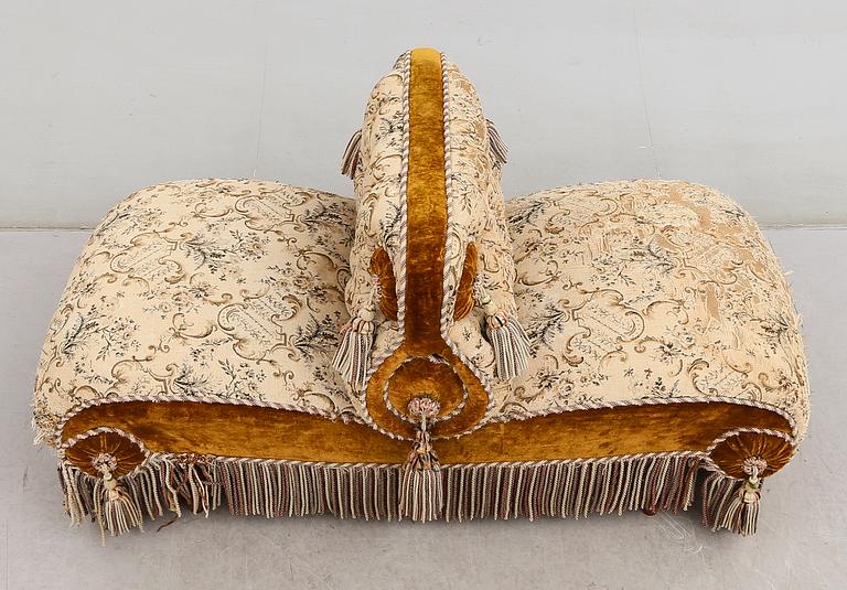 FÄSTMANSSOFFA, tapetserarstil, sent 1800-tal.