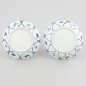 Two similar Chinese blue and white porcelain dishes, Ming dynasty, Wanli (1572-1620).