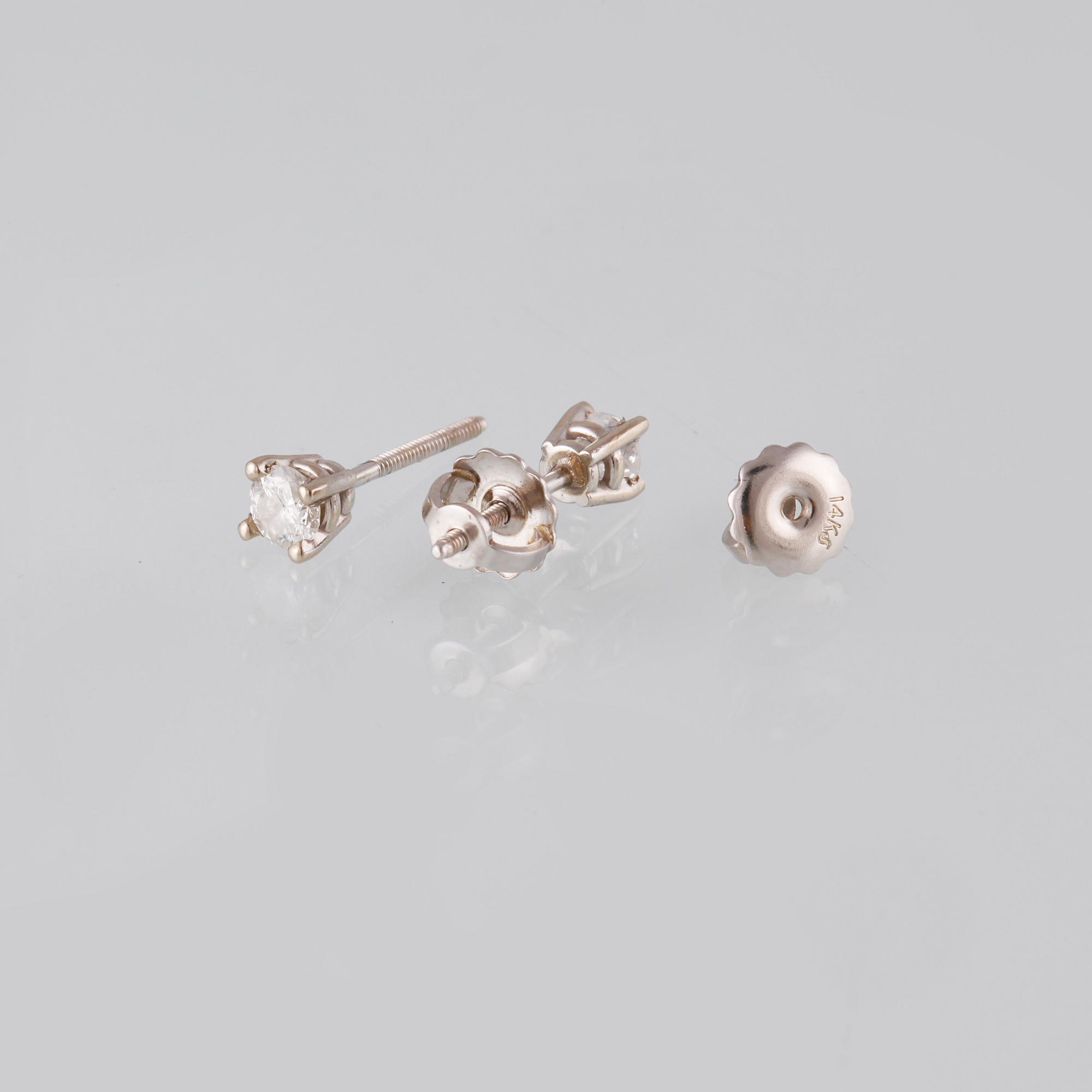 ÖRHÄNGEN, 14K vitguld med briljantslipade diamanter ca 0.32 ct. Vikt 1,0 gram.