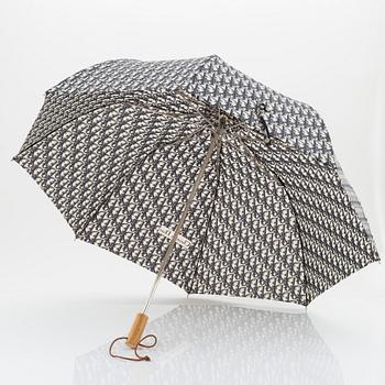 Christian Dior, weekendväska med paraply.