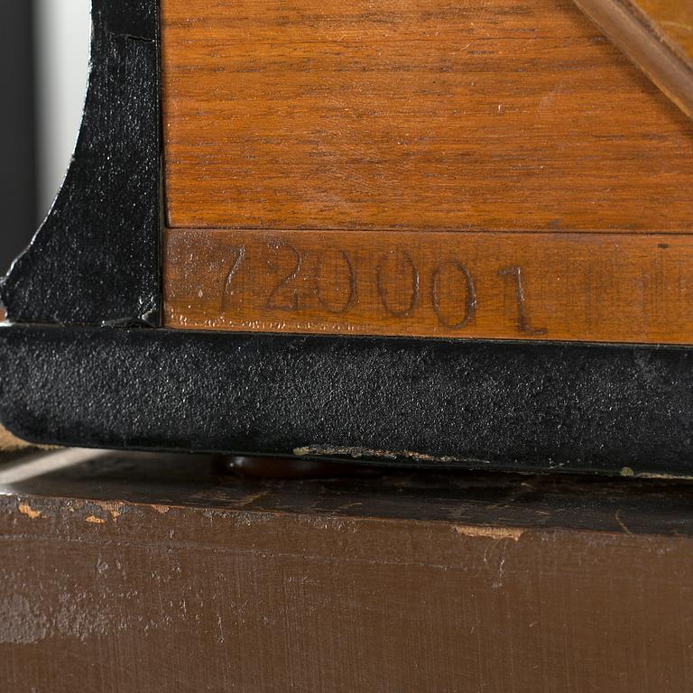 JUKEBOX, Wurlitzer Model 81, on original wooden stand "Mae West".